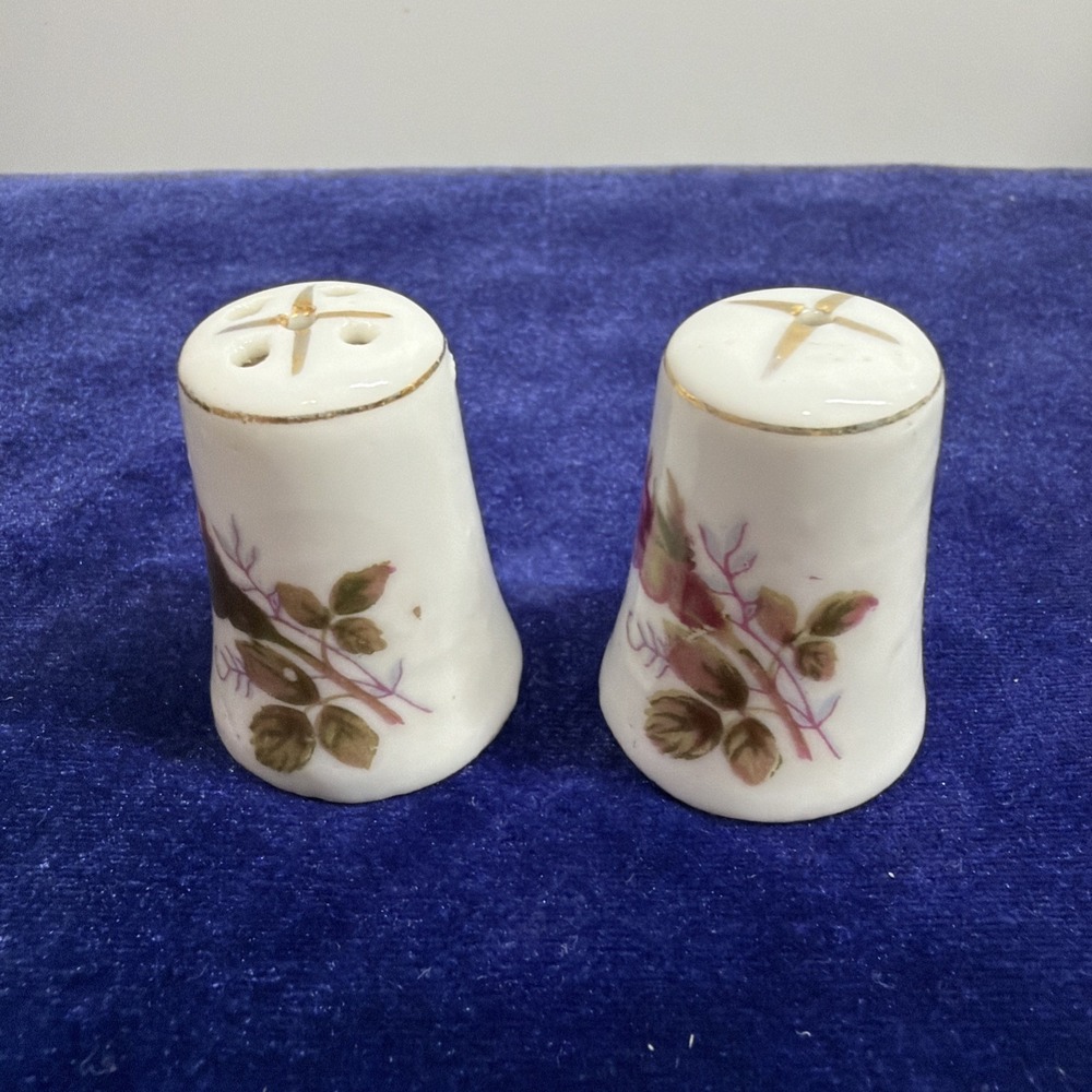 Vintage Porcelain Thimble Shaped Salt & Pepper Shakers Floral Design - Picture 2 of 6